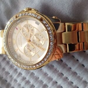 Elegant Gold Accessories for Any Occasion